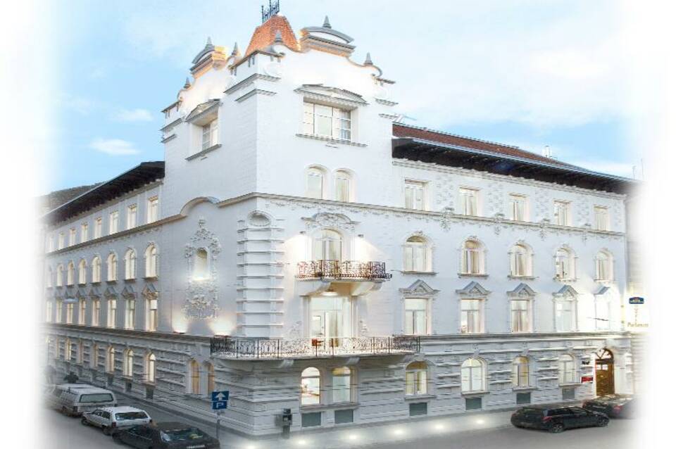 Ikonik Parlament 1