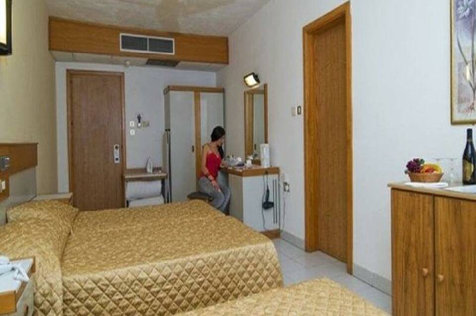 Canifor Hotel 5