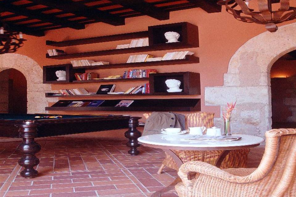 Hodelpa Nicolás de Ovando 5