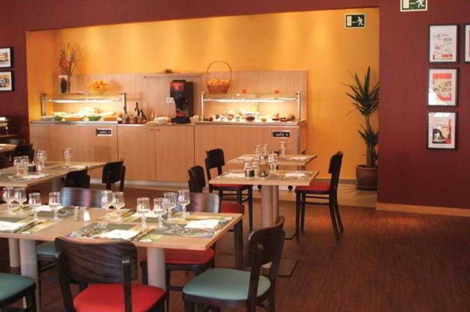 Travelodge Madrid Alcala de Henares 4