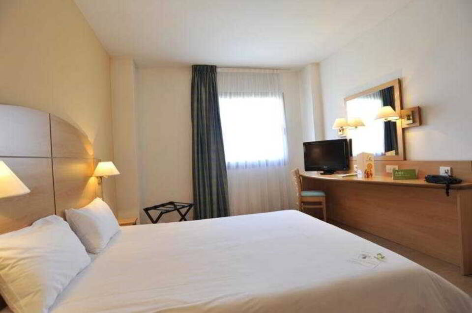 Travelodge Madrid Alcala de Henares 5