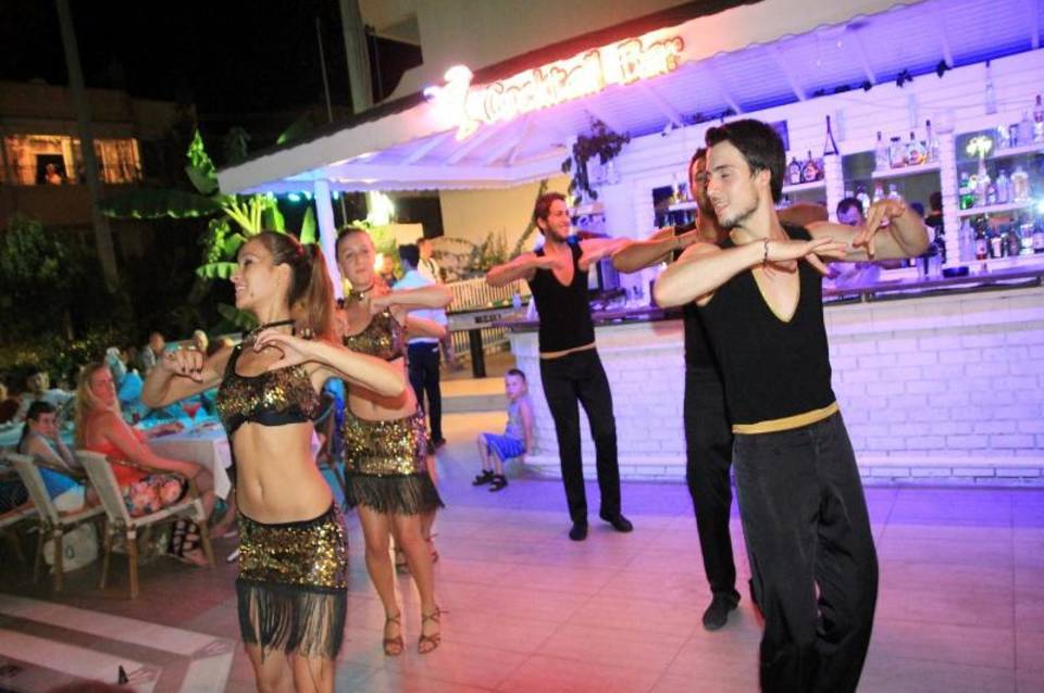 Blue Palace Hotel & Apart 4