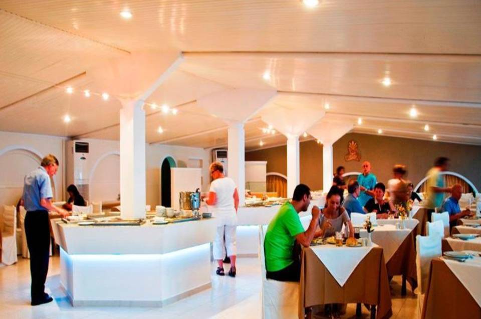 Nikki Beach Resort & Spa Santorini 3