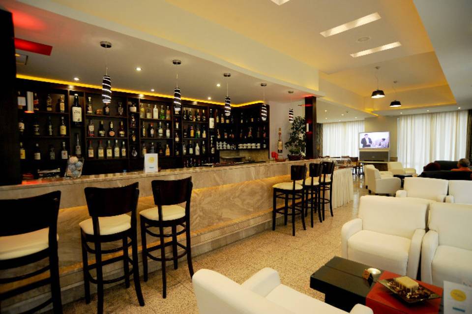 Paritsa Hotel 4