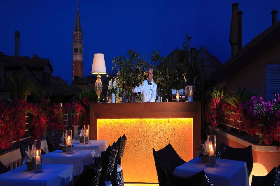 Hotel A La Commedia 2