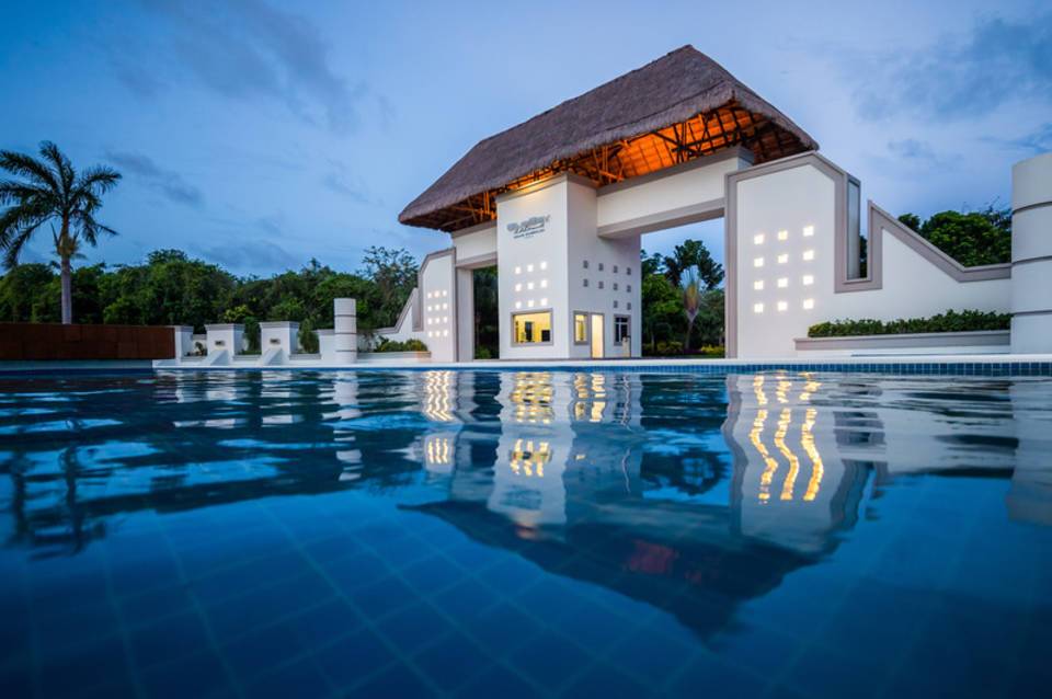 BlueBay Grand Esmeralda 3