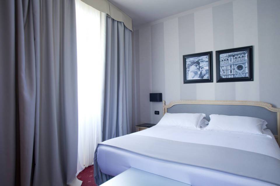 Diplomat Hotel 5