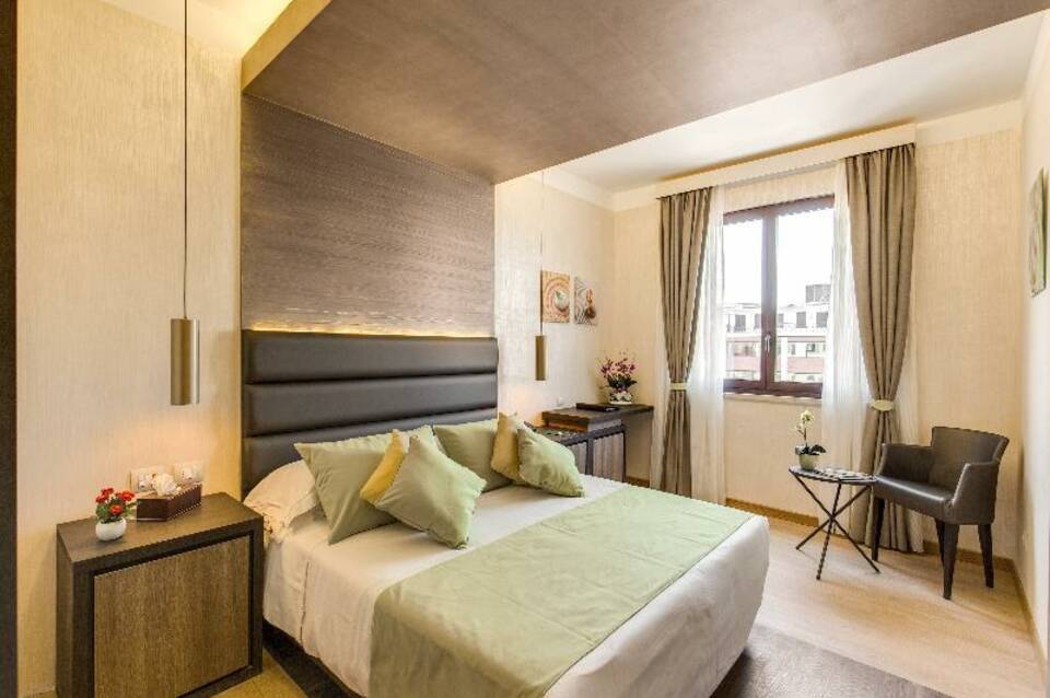 Warmth Hotel 1