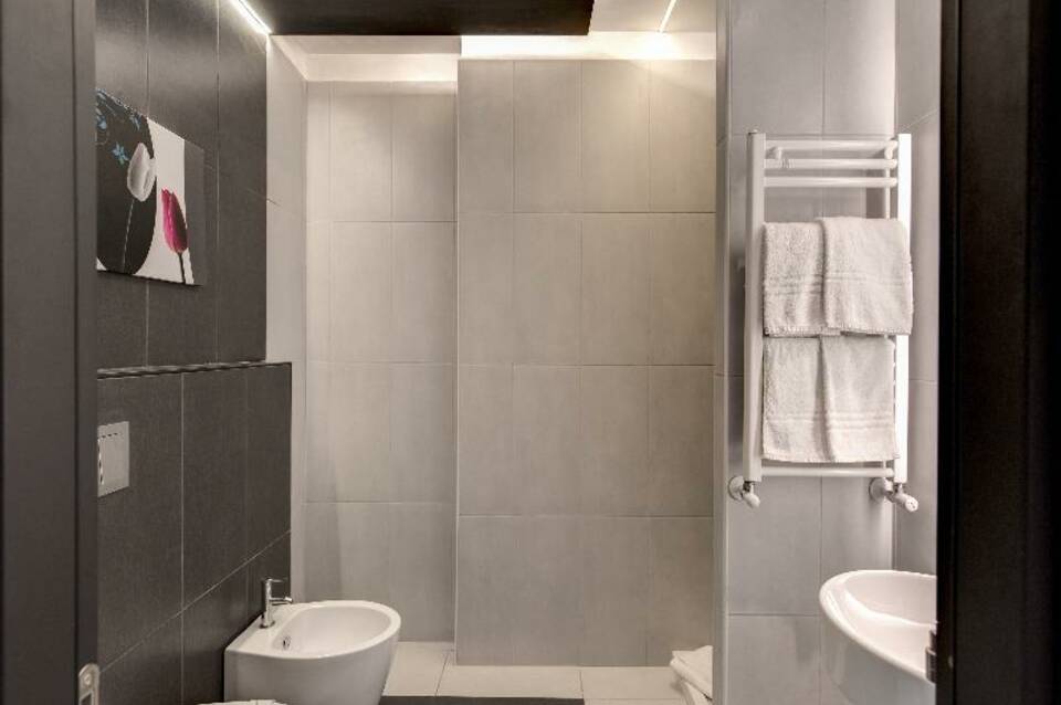 Warmth Hotel 4