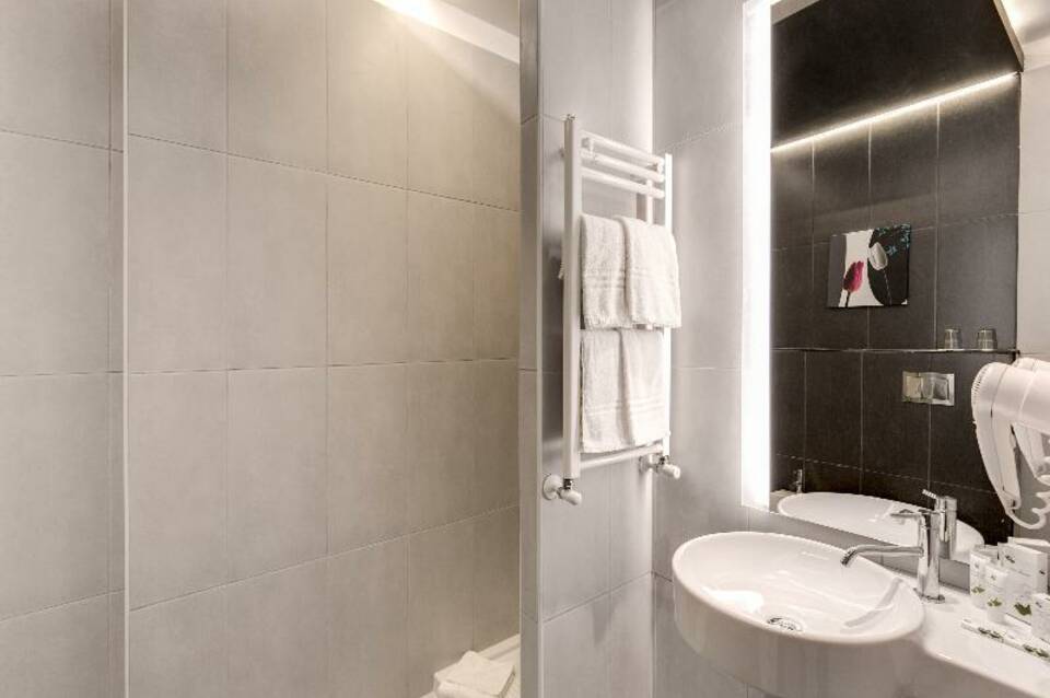 Warmth Hotel 5