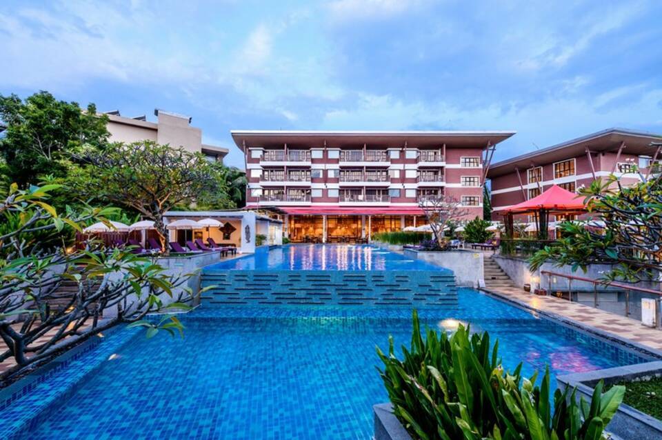 Peach Blossom Resort 1