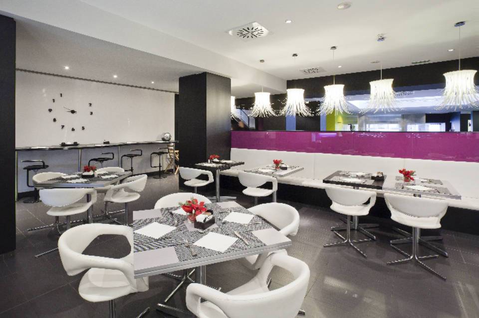 Hotel ILUNION Bel Art 4