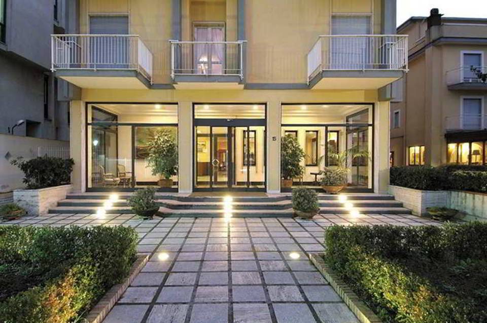 American Hotel 1