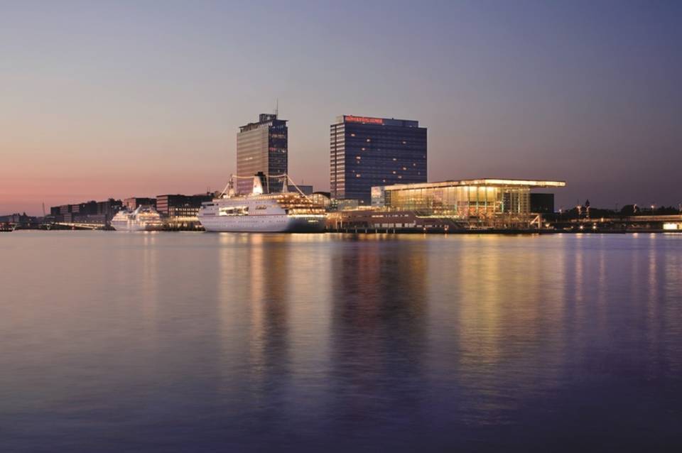 Mövenpick Hotel Amsterdam City Centre 1