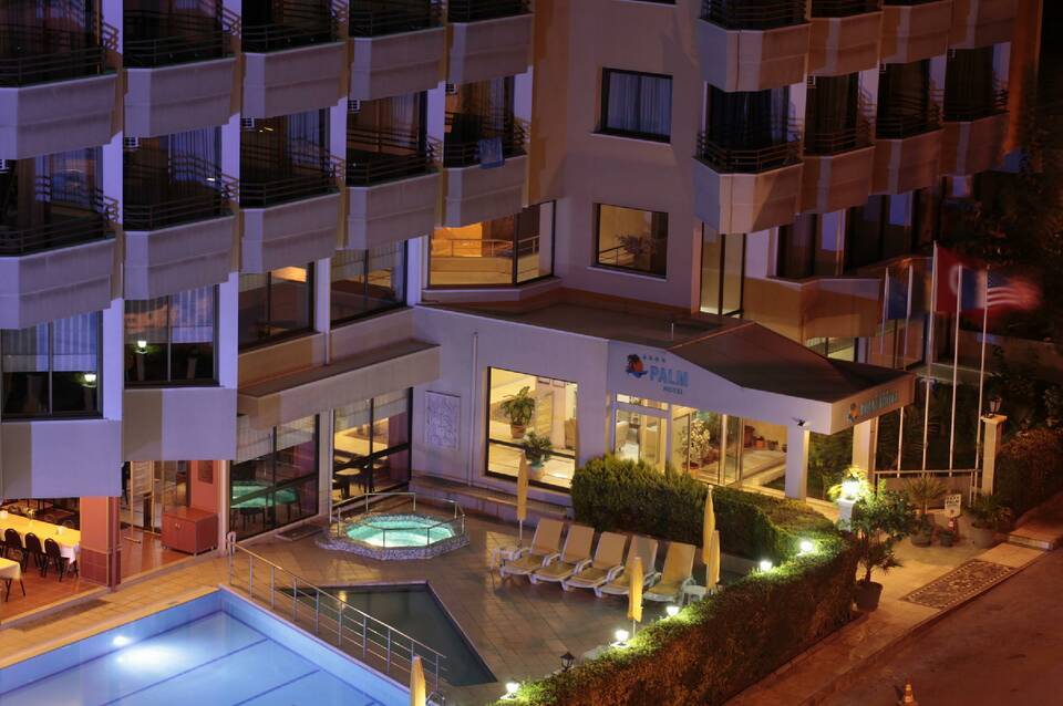 Palm Hotel 4