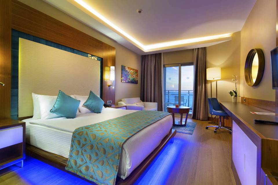 Ramada Hotel & Suites by Wyndham Kusadasi 5