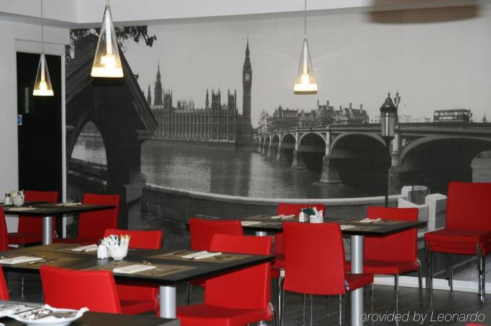 The Queen's Gate Hotel 4