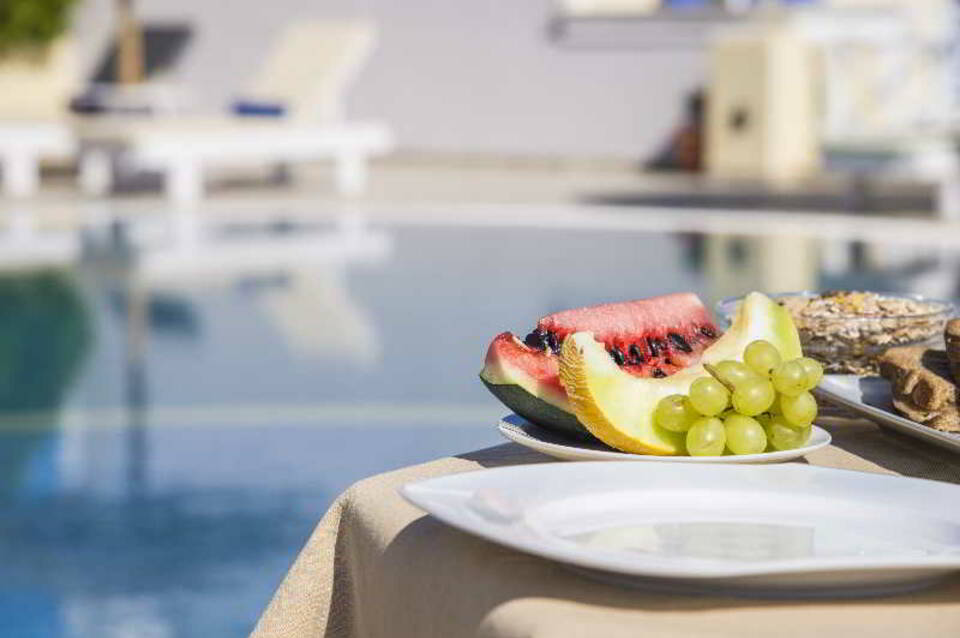 Bella Santorini Studios 4
