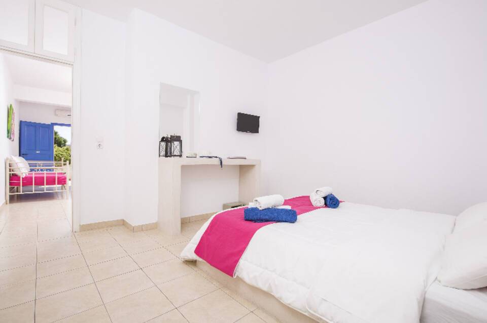 Bella Santorini Studios 5