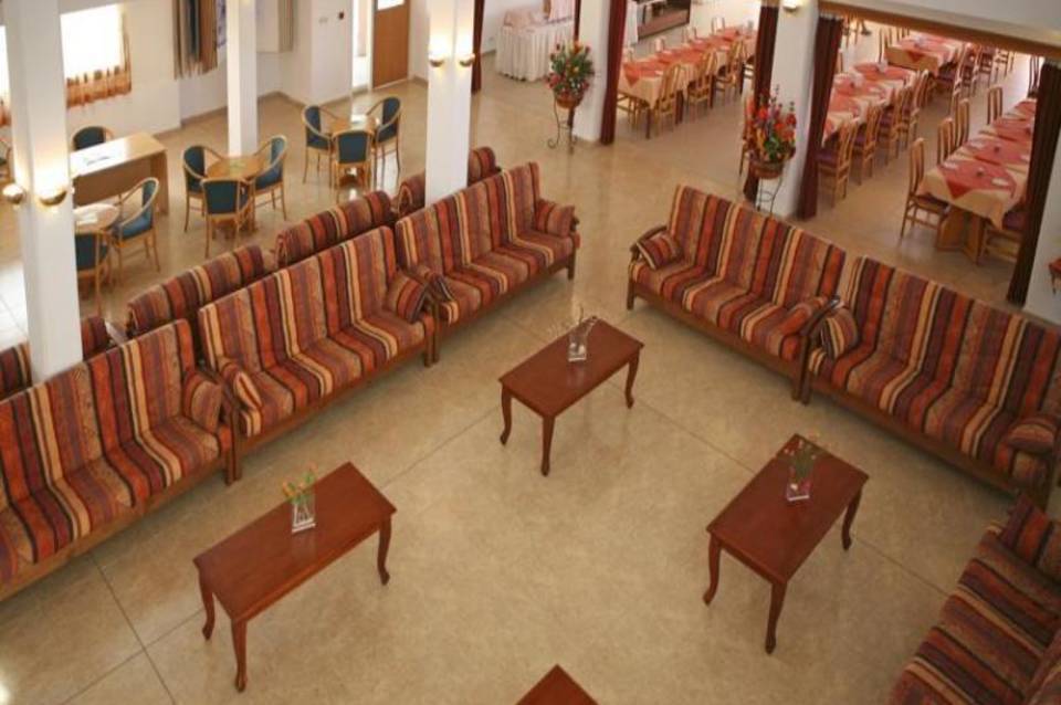 Corallia Beach Hotel Apartments 3
