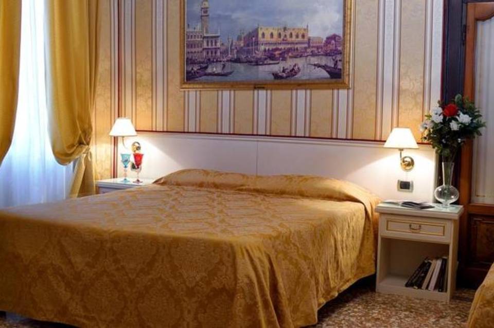 Corte dei Greci 3
