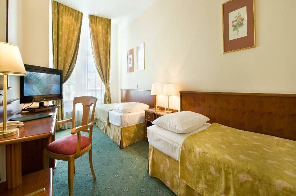 EA Hotel Rokoko 5