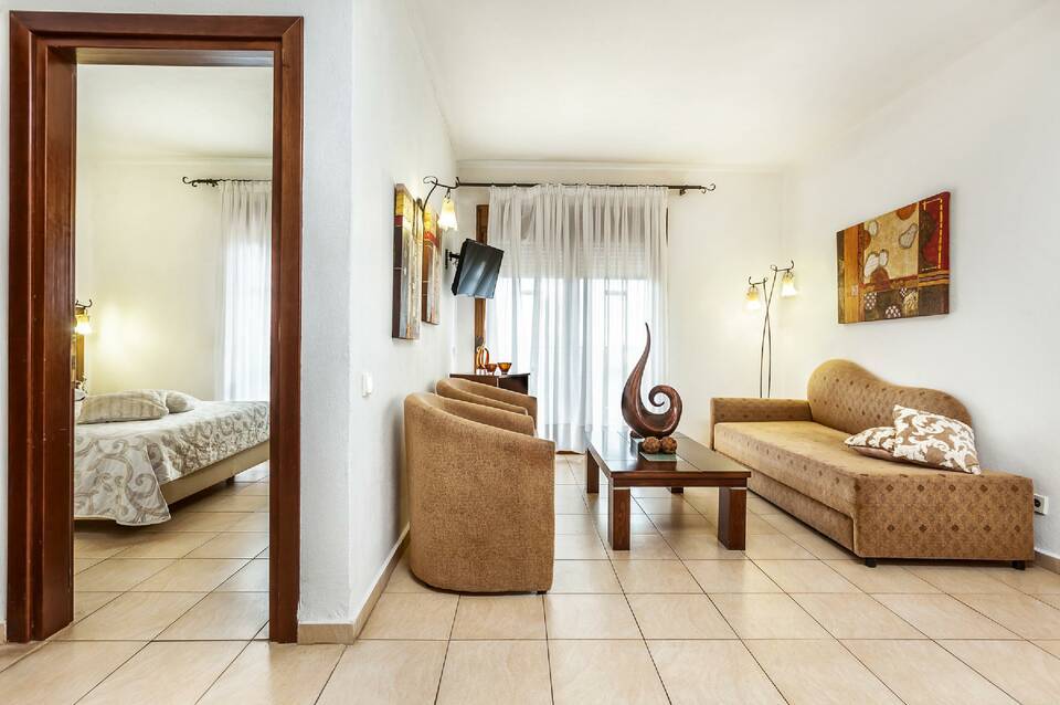 Nereides Hotel 5