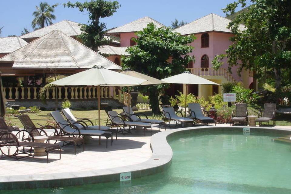 Castello Beach Hotel 3