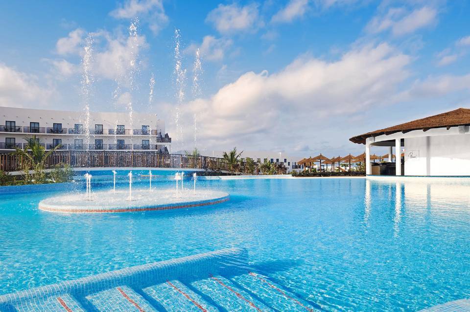 Meliá Dunas Beach Resort & Spa 1