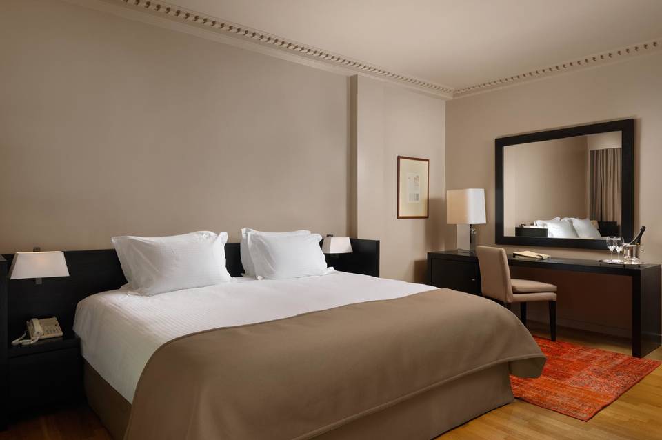 NJV Athens Plaza 3