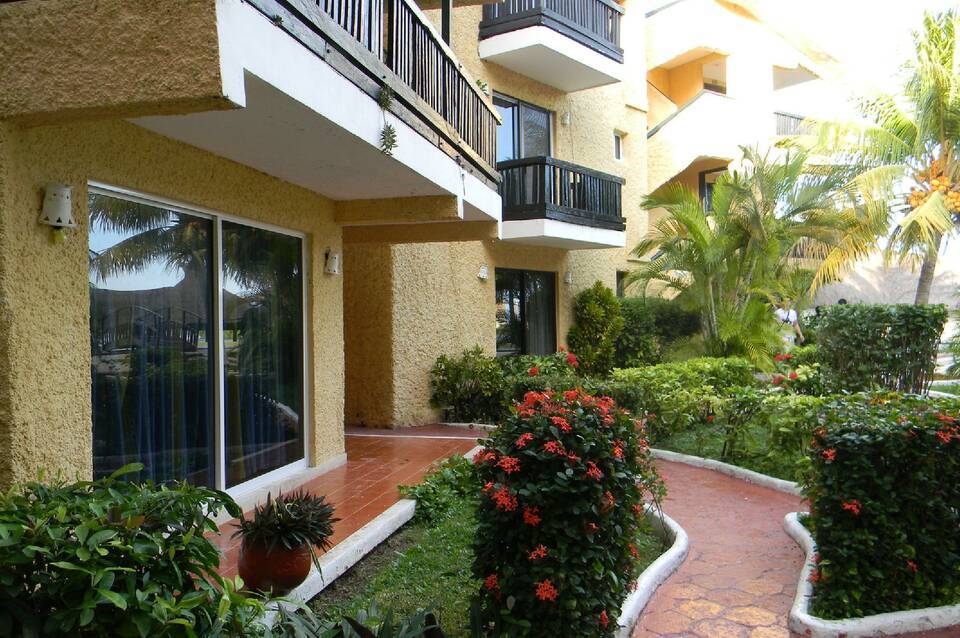 Hotel Faranda Imperial Laguna Cancún 2