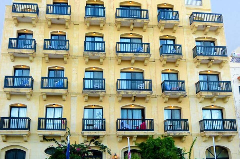Saint Patrick's Hotel 1