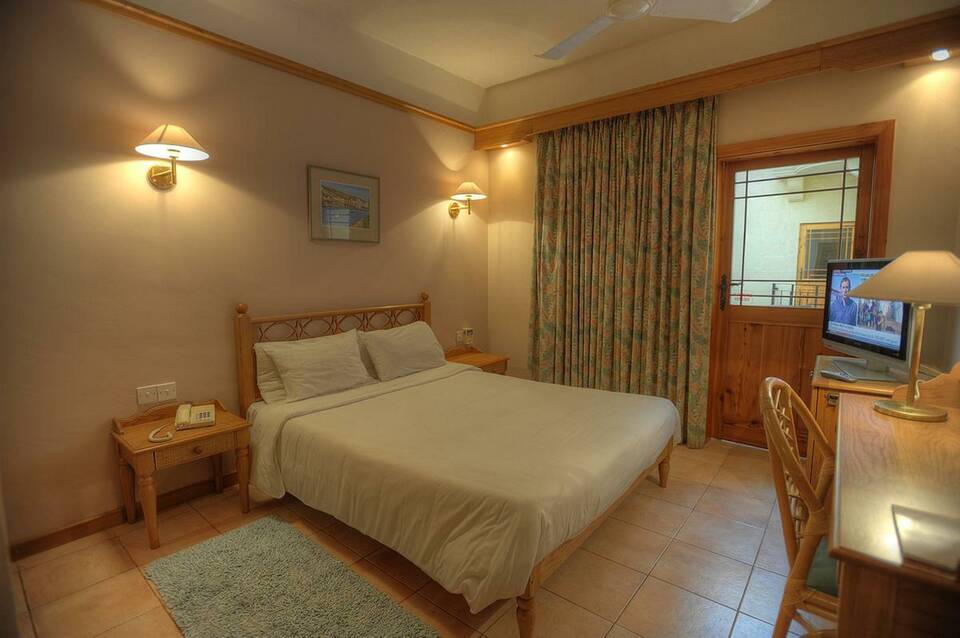 Saint Patrick's Hotel 2