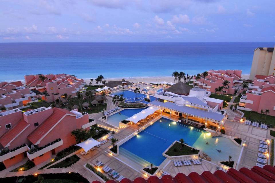 Wyndham Grand Cancun All Inclusive Resort & Villas 3