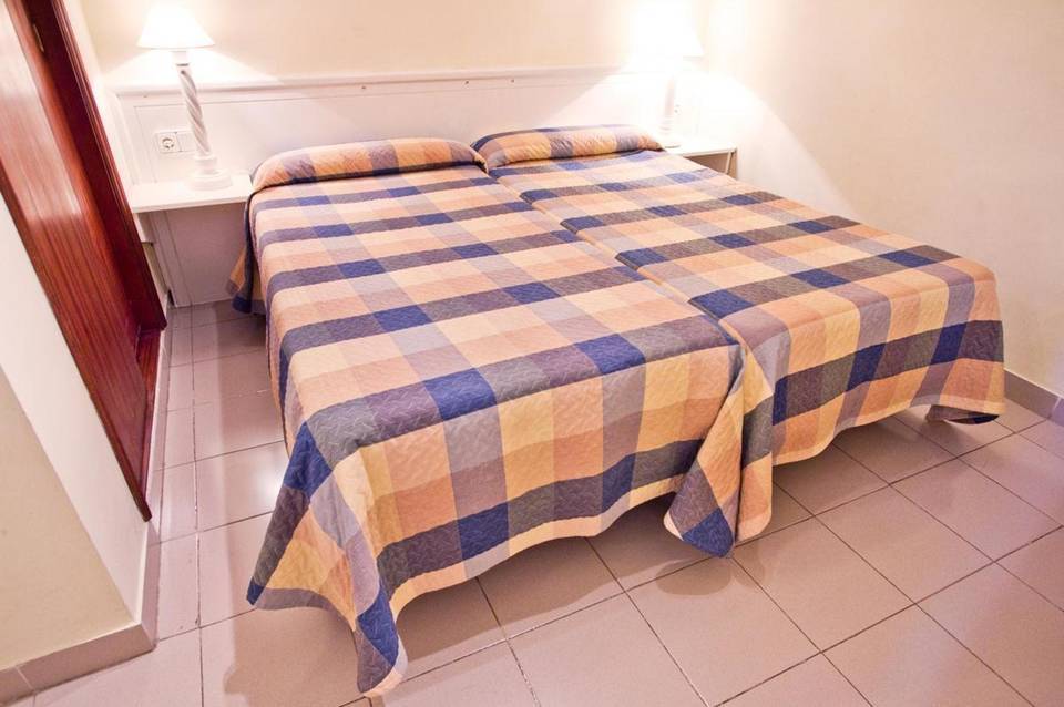RF Apartamentos Bambi 2