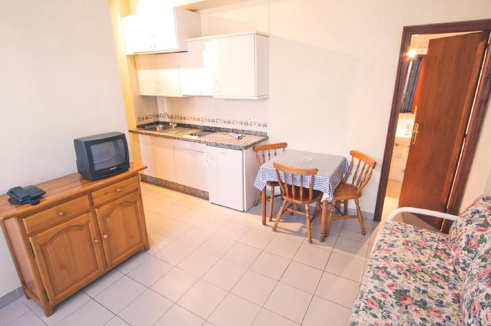 RF Apartamentos Bambi 3