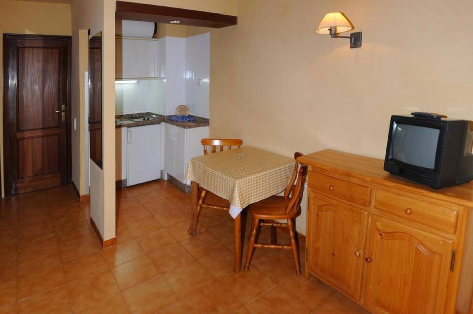 RF Apartamentos Bambi 5