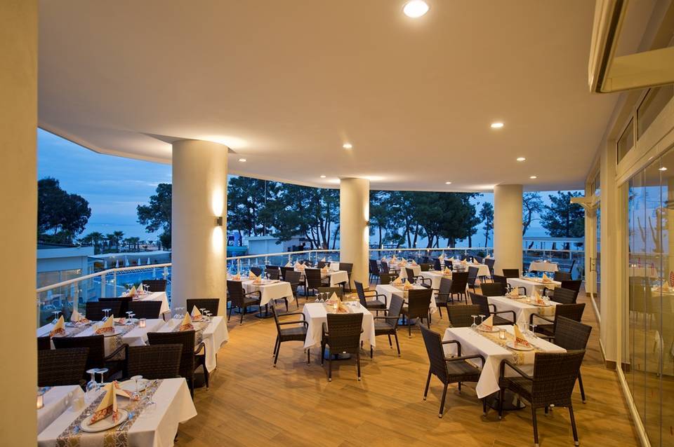 Akra Kemer 4