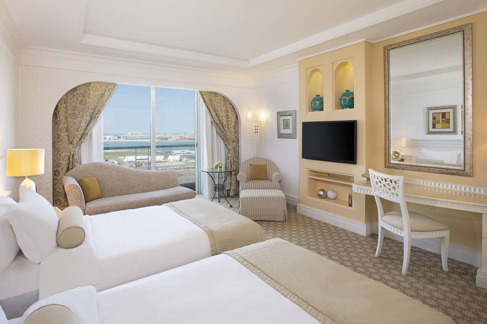Al Habtoor Grand Resort, Autograph Collection 4