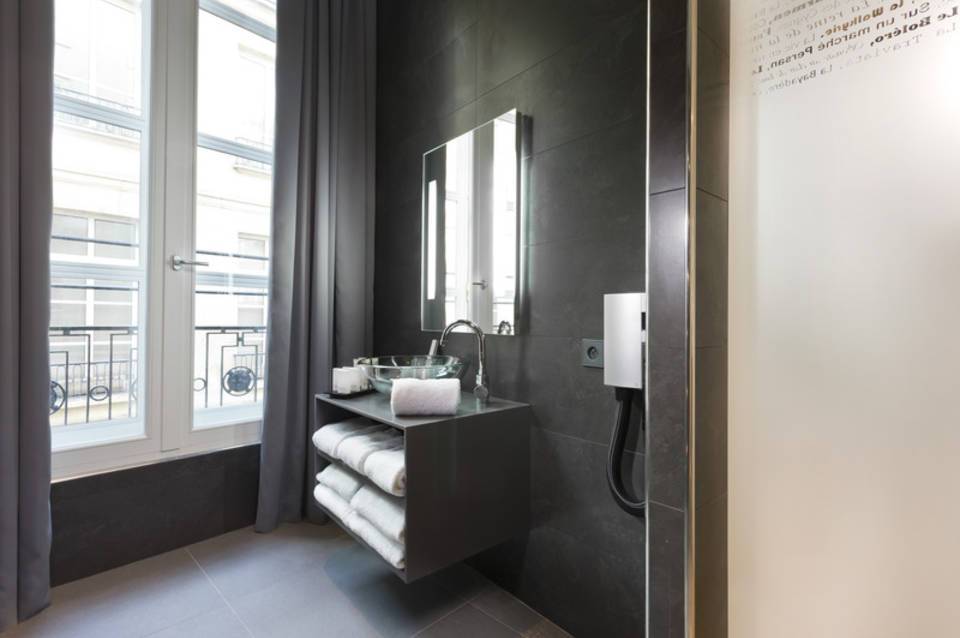 Lyric Opera Hotel 4