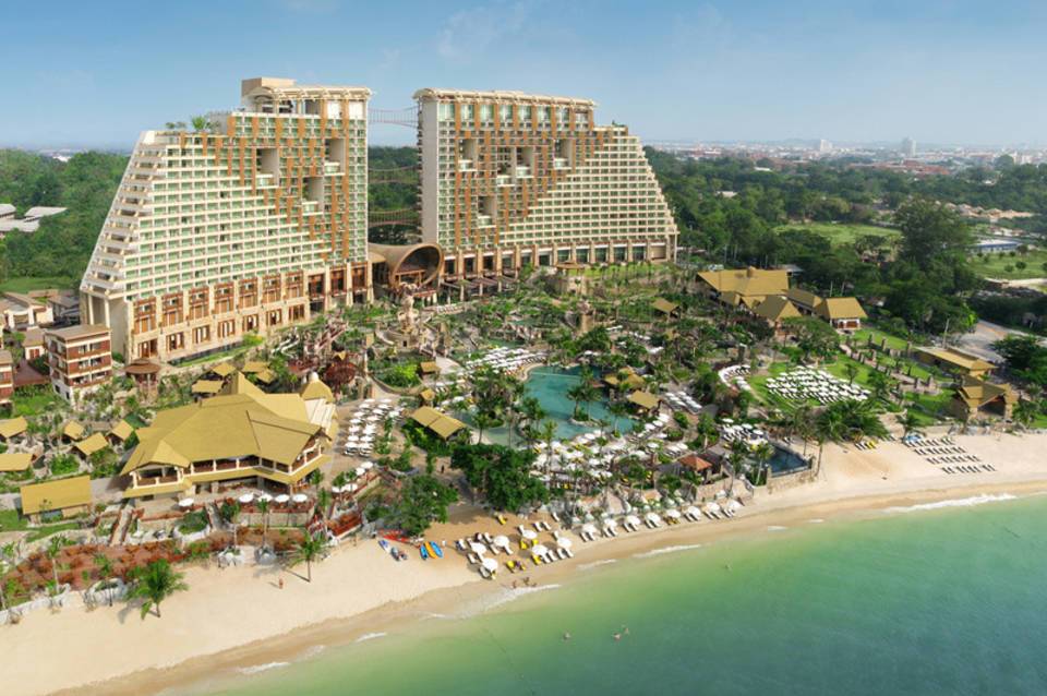 Centara Grand Mirage Beach Resort Pattaya 1
