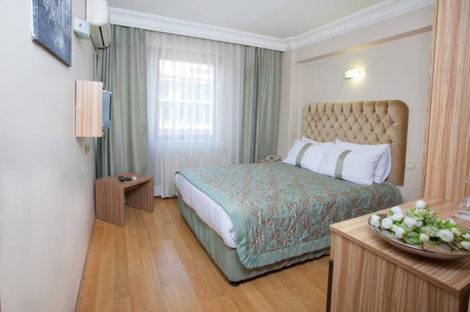 Grand Ant Hotel 1