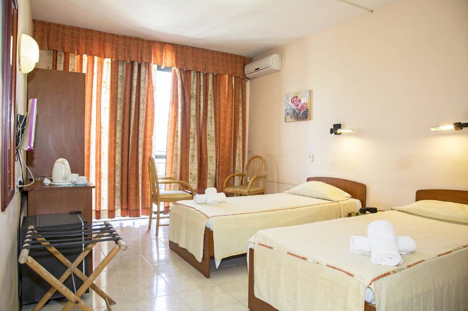 Relax Inn Hotel 3