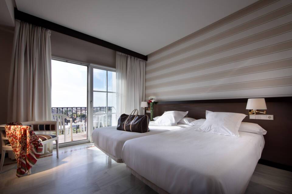 Hotel Abades Benacazon 2
