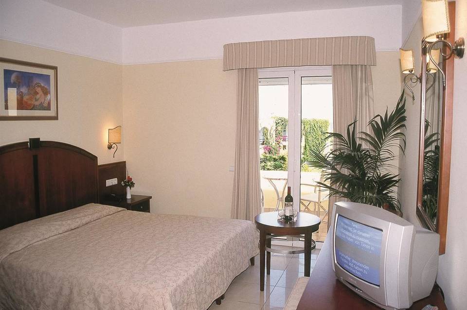 Vantaris Luxury Beach Resort 4