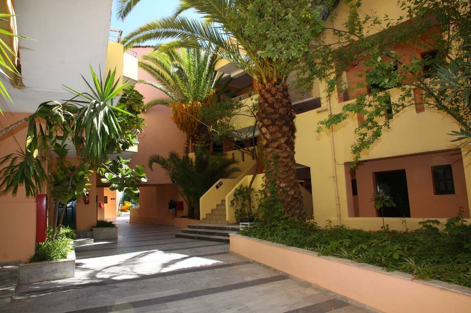 Fereniki Holiday Beach Resort 1