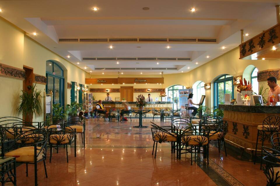 Falcon Hills Hotel 4
