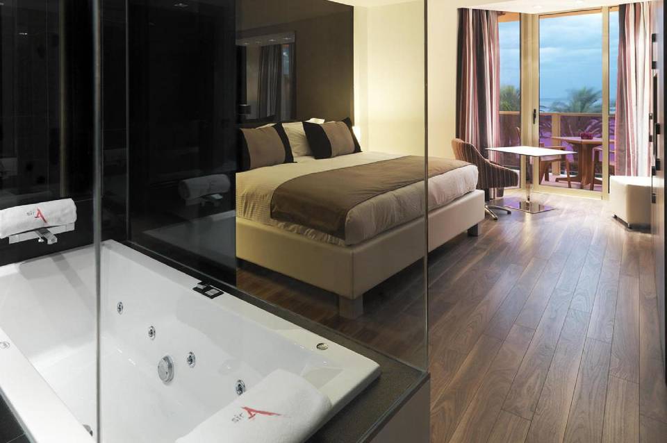 Sir Anthony Hotel 5