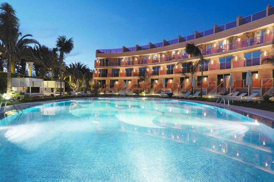 Sir Anthony Hotel 1