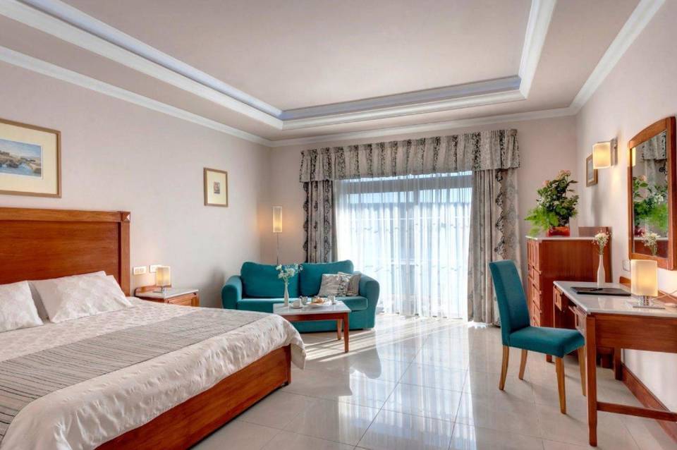 Paradise Bay Resort 2